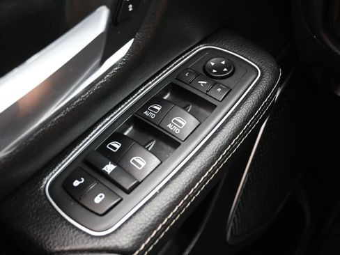 Used 2020 RAM 1500 Laramie w/ Sport Appearance Package AWD/4WD image 25