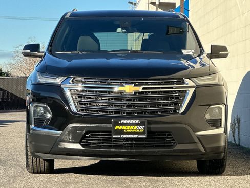 Used 2023 Chevrolet Traverse LT image 9