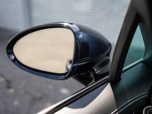 Used 2022 Porsche Panamera 4S w/ Premium Package image 36