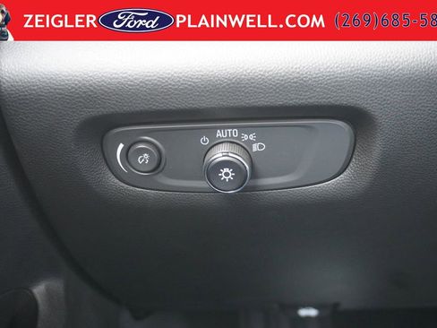 Used 2024 Chevrolet Traverse Premier w/ Redline Edition AWD/4WD image 32