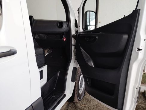 Used 2024 Mercedes-Benz Sprinter 2500 image 9