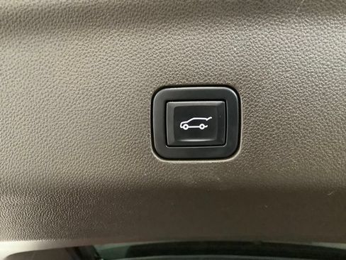 Used 2022 GMC Yukon SLT w/ SLT Luxury Package AWD/4WD image 31