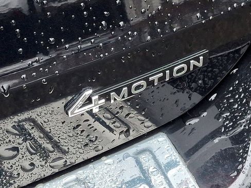 Used 2023 Volkswagen Taos SE w/ Panoramic Sunroof Package image 29