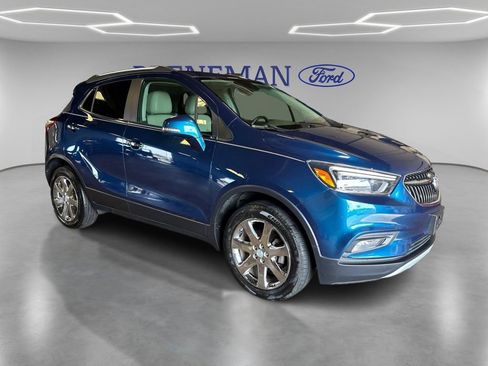 Used 2019 Buick Encore Essence w/ Experience Buick Package AWD/4WD image 3