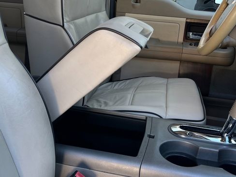 Used 2006 Lincoln Mark LT 4x4 image 28