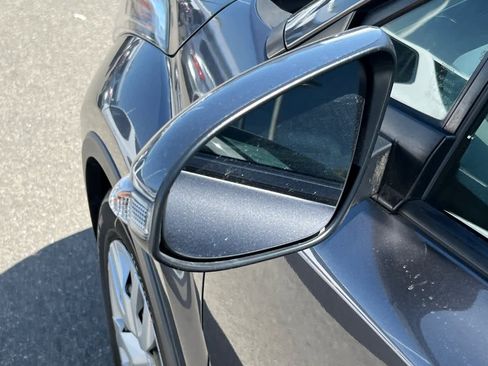 Used 2019 Toyota C-HR LE image 8