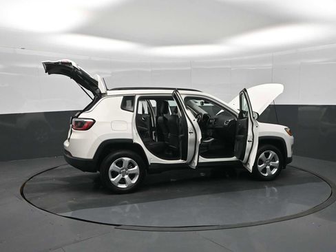 Used 2020 Jeep Compass Latitude AWD/4WD image 28
