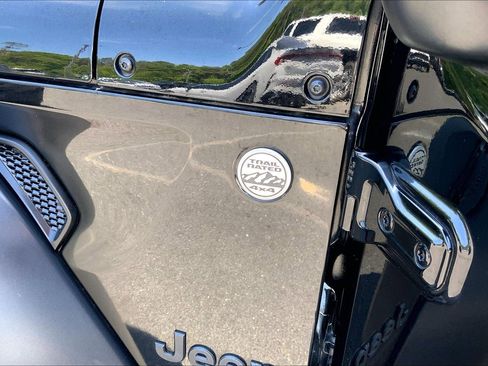 Used 2019 Jeep Wrangler Unlimited Sport AWD/4WD image 17