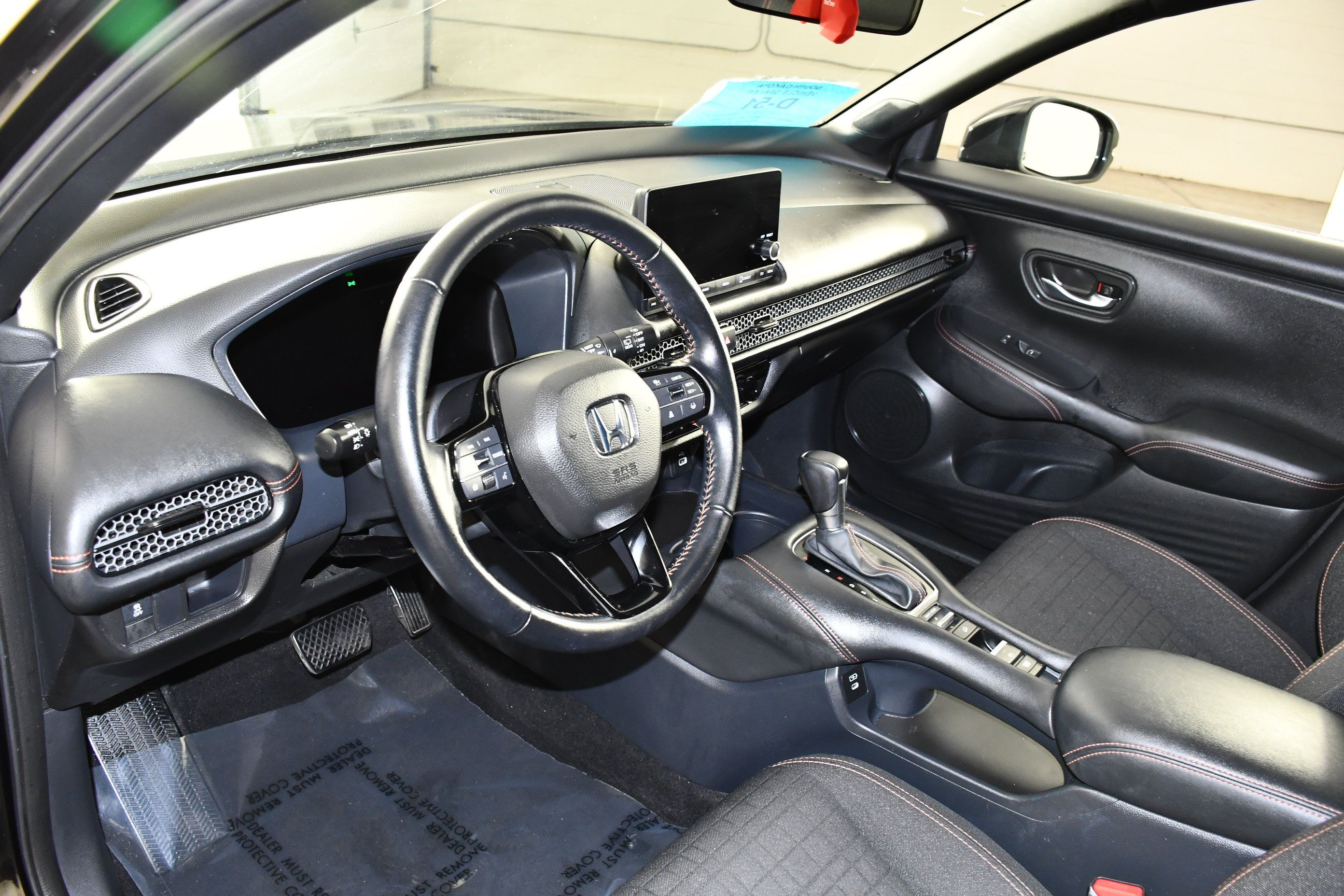 Certified 2025 Honda HR-V Sport image 2