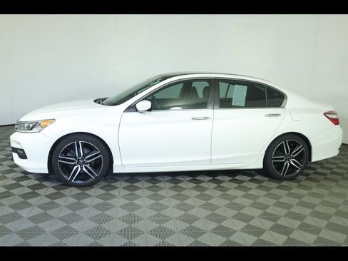 Used 2016 Honda Accord Sport image 10