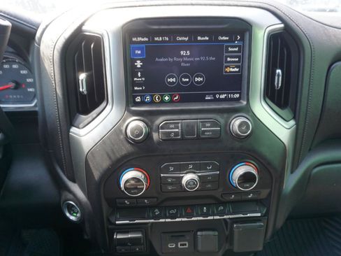 Used 2020 Chevrolet Silverado 2500 LTZ w/ Z71 Off-Road Package AWD/4WD image 20