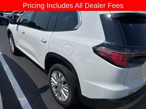 Used 2025 GMC Acadia Elevation w/ Elevation Premium Package FWD image 6