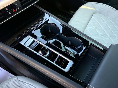 Used 2025 Volkswagen Atlas Cross Sport SEL Premium R-Line image 17