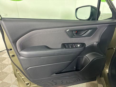 Used 2026 Subaru Forester Premium AWD/4WD image 23