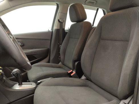 Used 2016 Chevrolet Trax LS AWD/4WD image 17