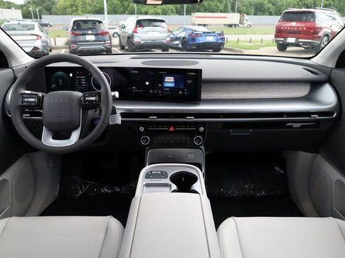 New 2026 Hyundai Ioniq 9 SEL image 11