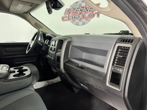 Used 2018 RAM 1500 Express AWD/4WD image 12