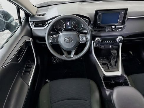 Certified 2022 Toyota RAV4 LE image 4