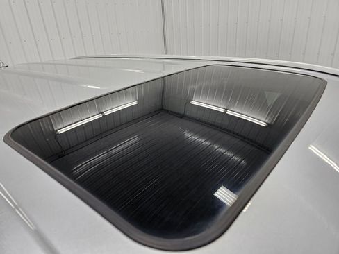 Used 2022 Toyota Highlander XLE image 25