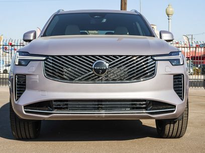New 2026 Volvo XC90 T8 Plus w/ Protection Package Premier