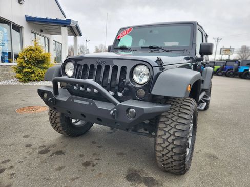 Used 2017 Jeep Wrangler Unlimited Sport image 4