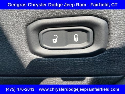 Certified 2025 Jeep Wrangler Unlimited Sahara w/ Safety Group AWD/4WD image 19