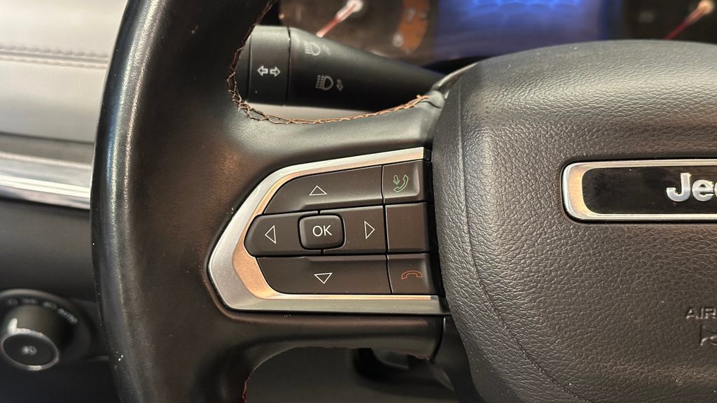 Used 2022 Jeep Compass Limited w/ Sun and Sound Group AWD/4WD image 11