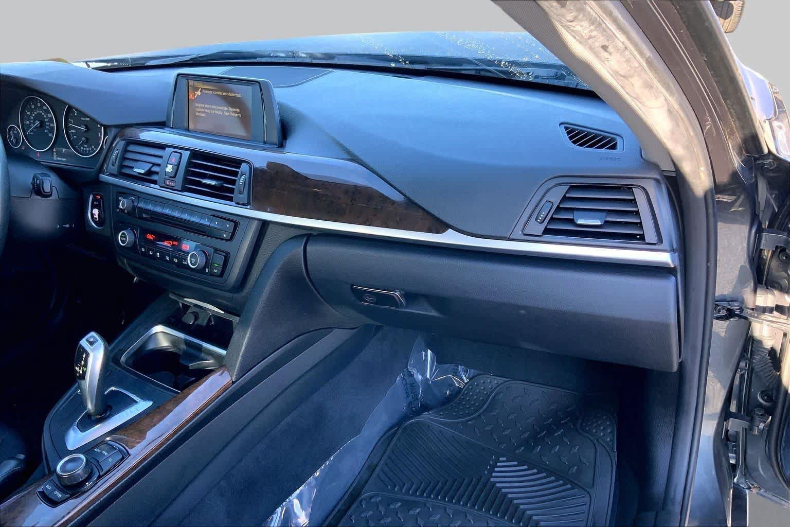 Used 2015 BMW 320i Sedan RWD image 19