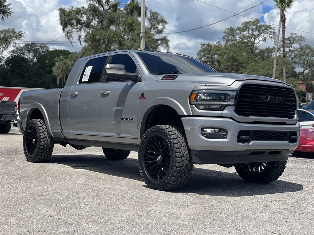Used 2022 RAM 3500 Laramie AWD/4WD image 10