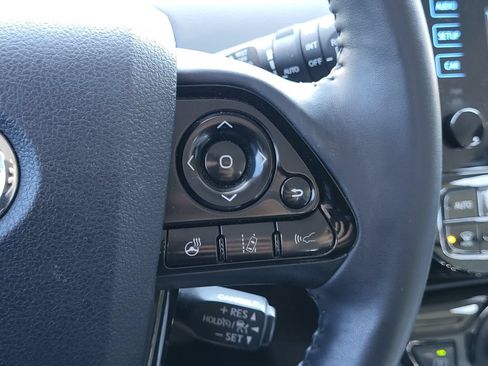 Used 2019 Toyota Prius XLE AWD/4WD image 16