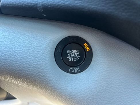 Used 2021 Jeep Cherokee Latitude Lux w/ Comfort/Convenience Group image 39