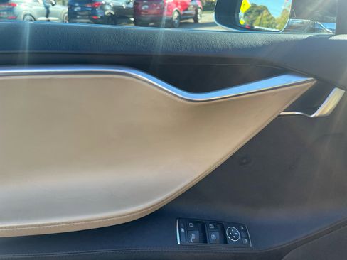 Used 2013 Tesla Model S image 10