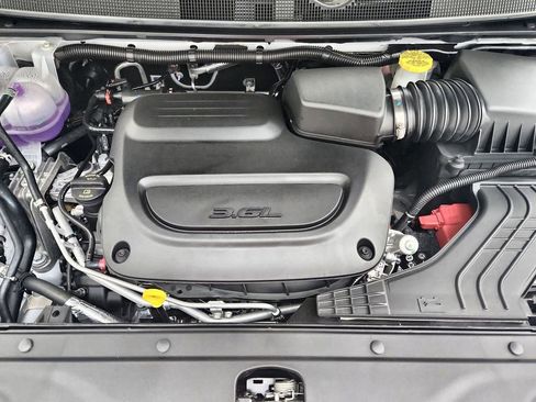 New 2026 Chrysler Pacifica Select image 35