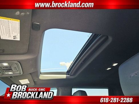 Used 2025 GMC Sierra 1500 AT4 w/ AT4 Premium Package AWD/4WD image 9
