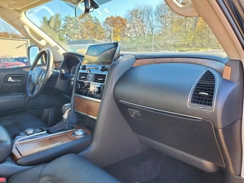 Used 2024 Nissan Armada SL w/ Captain's Chairs Package AWD/4WD image 12