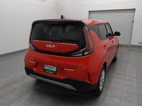 Used 2025 Kia Soul LX image 7