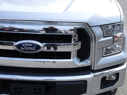 Used 2017 Ford F150 XLT w/ Trailer Tow Package image 13