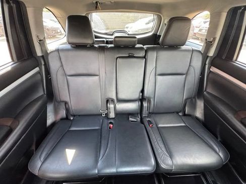Used 2017 Toyota Highlander XLE AWD/4WD image 15