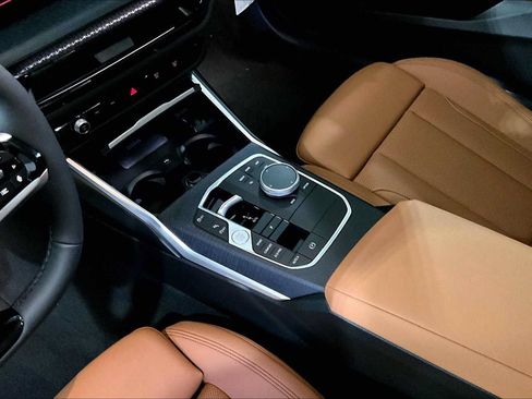 New 2025 BMW 230i xDrive Coupe w/ Convenience Package AWD/4WD image 10