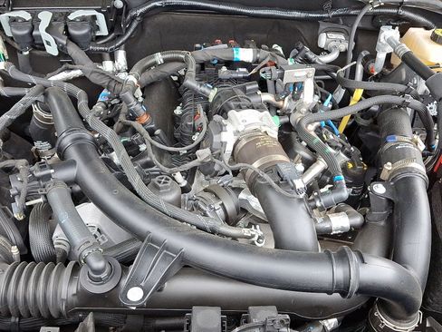 Certified 2024 Ford Bronco Black Diamond image 29