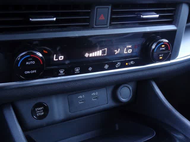 Used 2025 Nissan Rogue SV FWD image 23