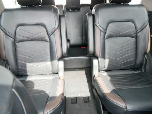 Used 2022 Nissan Pathfinder Platinum w/ Cargo Package image 13