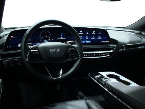 Certified 2024 Cadillac Lyriq Tech RWD image 2