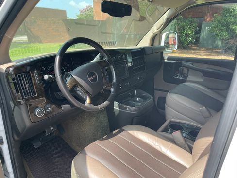Used 2013 GMC Savana 2500 Extended RWD image 9