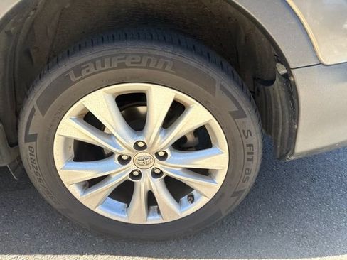 Used 2015 Toyota RAV4 Limited AWD/4WD image 12