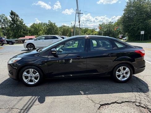 Used 2014 Ford Focus SE w/ SE Winter Package FWD image 7