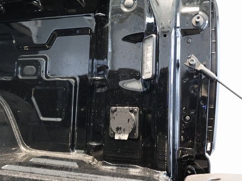 Used 2025 GMC Sierra 1500 Elevation image 32