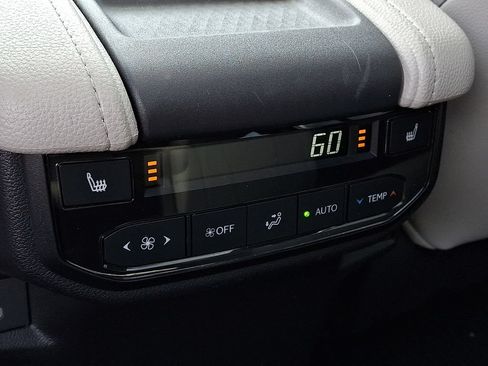 Used 2025 Toyota Grand Highlander FWD image 14