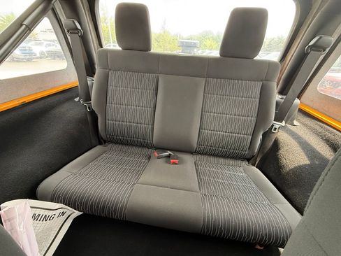 Used 2012 Jeep Wrangler Rubicon w/ PWR Convenience Group AWD/4WD image 19