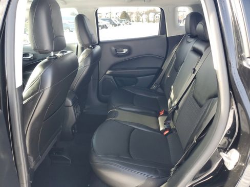 Used 2020 Jeep Compass Latitude image 28